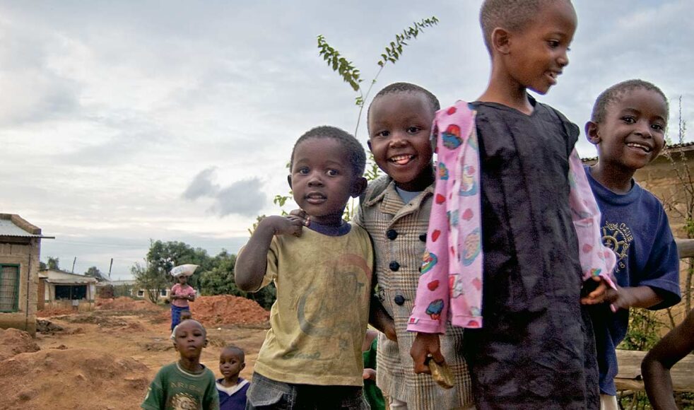 Barn i Iringa, Tanzania, får höra talas om Jesus tack vare det arbete som EFS stöttar där. Bild: Markus Holmström