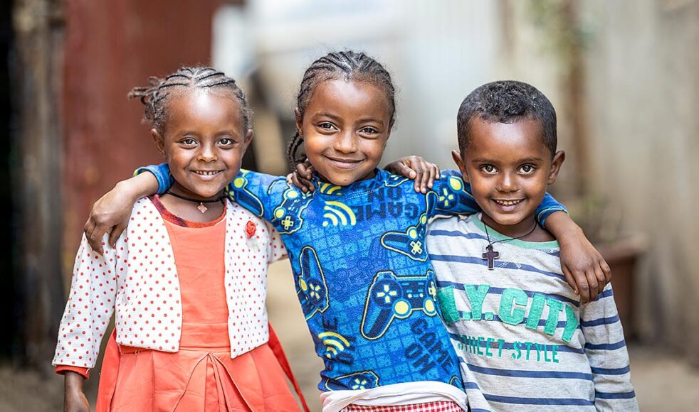 Belen, Hiwot och Biruk går alla i samma förskoleklass hos Hope for Children in Ethiopia.