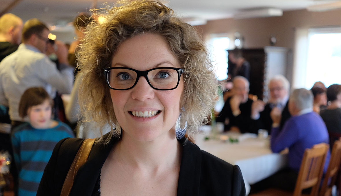 – Vi vill se människor komma vidare och närmre Gud, säger Rebecca Nordén om visionen bakom konferensen som lockar såväl den egna EFS-föreningens medlemmar samt kringliggande kyrkor och tillresta deltagare.