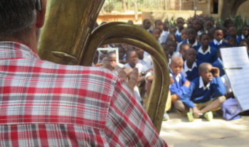 Blåsmusiken på missions­uppdrag i Tanzania