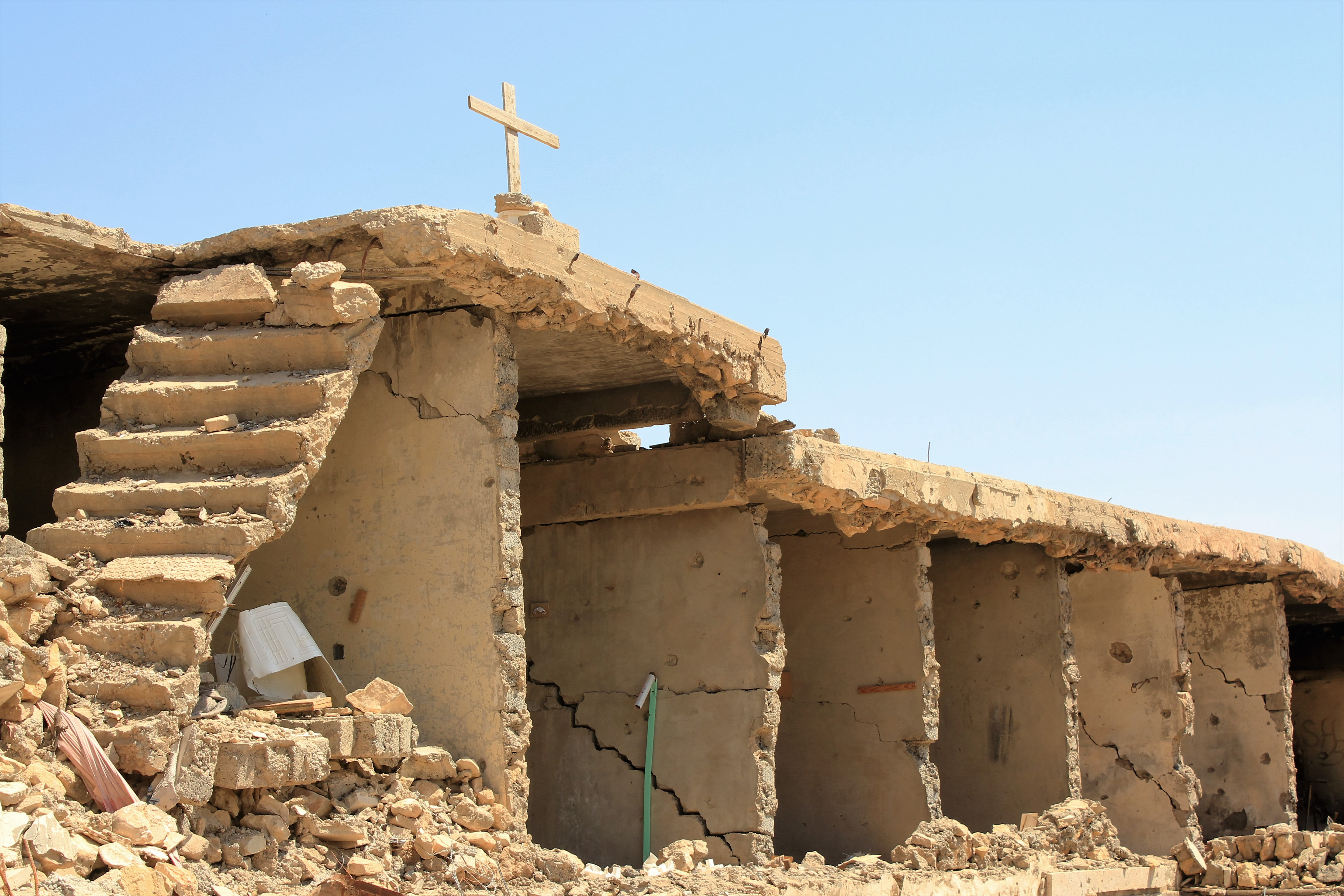 Alla helgedomar, förutom några sunnitiska moskéer, har sprängts i bitar i Sinjar City.