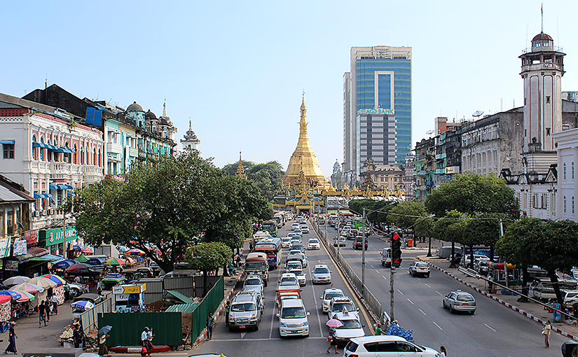 Guldtornet, kallat Pagoda, är en vanligt återkommande religiös symbol som ger utrymme för bön och offrande av gåvor som pengar eller blommor.
