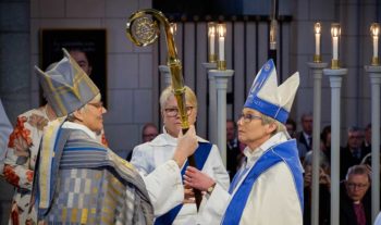 Biskopsstavar lämnas vidare