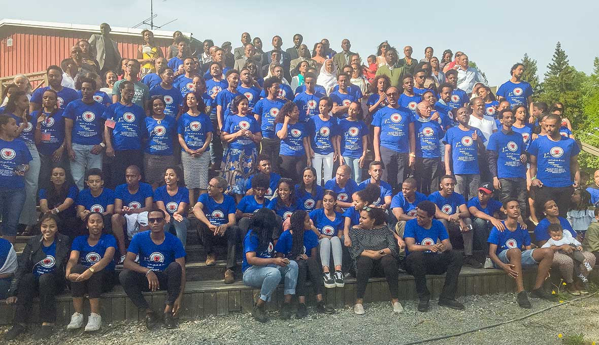 Deltagare och medverkande i ungdomskonferensen samt gudstjänstdeltagare från Betlehemskyrkans eritreanska verksamhet.