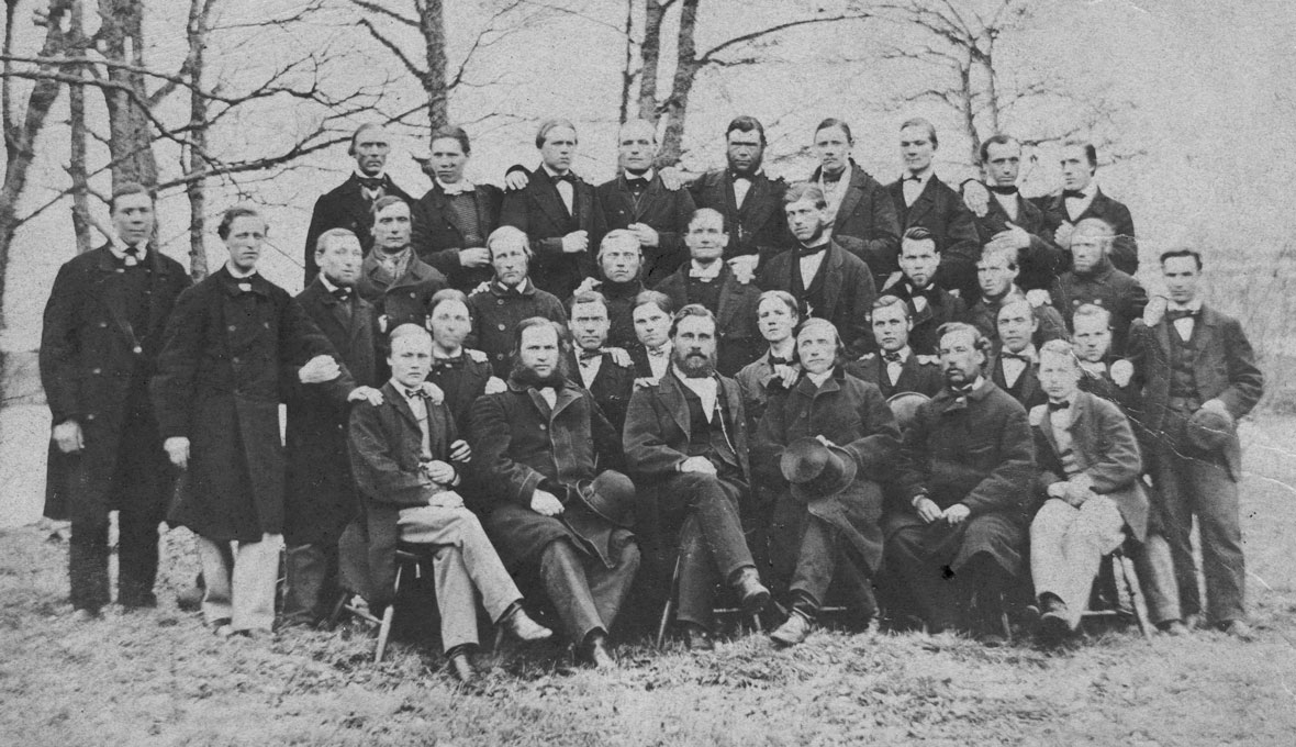 Lundborg och hans kolportörselever 1865.