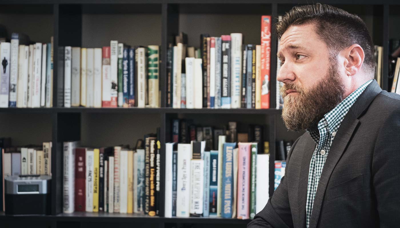 Sorensen uppmanar oss att våga stå fast i den övertygelsen och vara trofasta mot det som håller långsiktigt, i både liv och död.