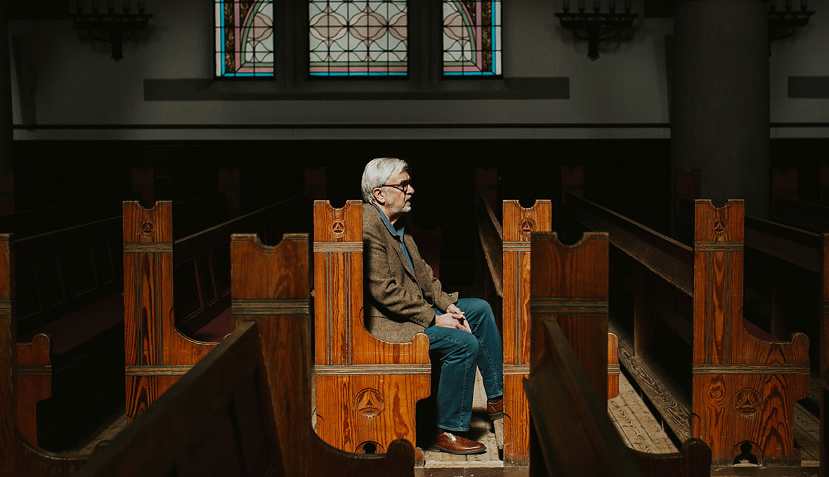 Aurelius lyfter fram det fröjdefulla bytet som äger rum mellan Gud och människa i gudstjänsten. Genom Ordet och sakramenten sveps vi in i Kristi rättfärdighet.