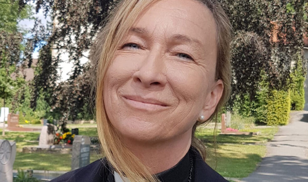 – Man reflekterar kanske inte så mycket över det själv, men bön har makt, säger Karolin Baesch präst i Jakobsgården i Borlänge.