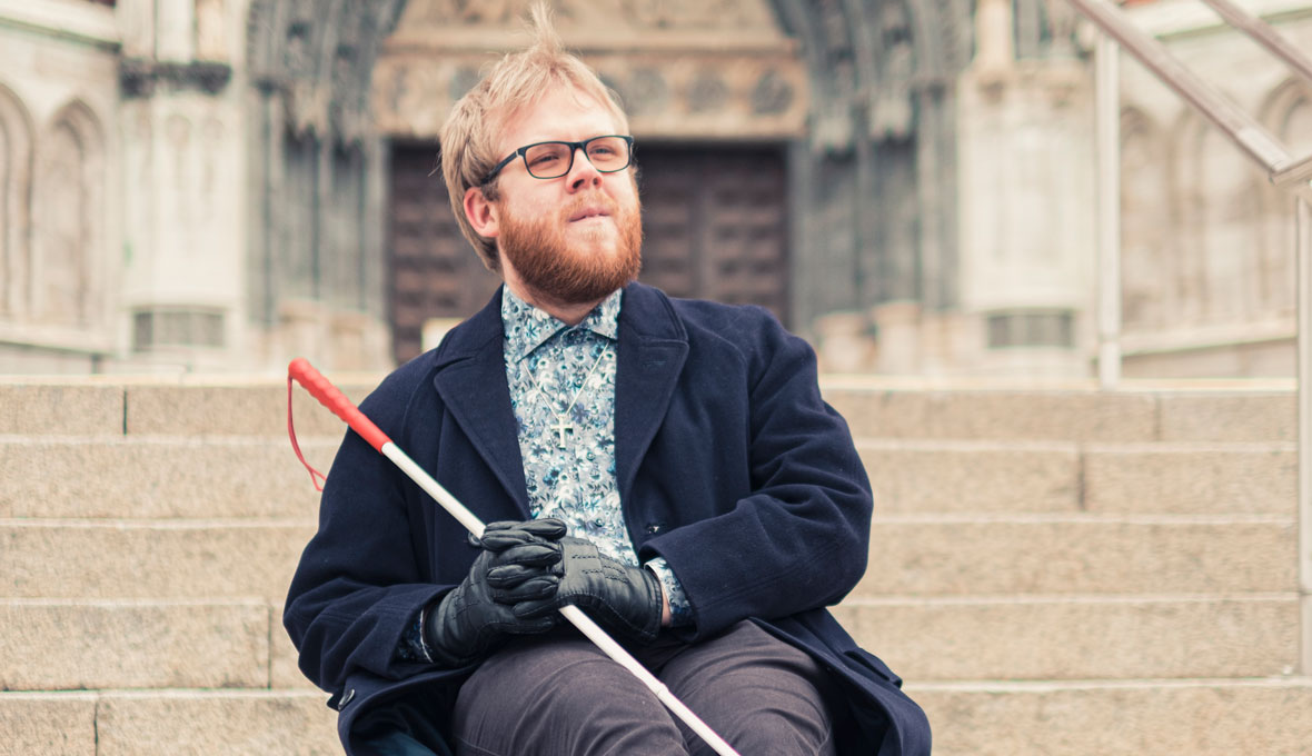 Ledarskapet, att utveckla en församling och att få finnas där för människor är tre saker som Linus ser fram emot med prästyrket. Bilder: Jakob Arvidsson