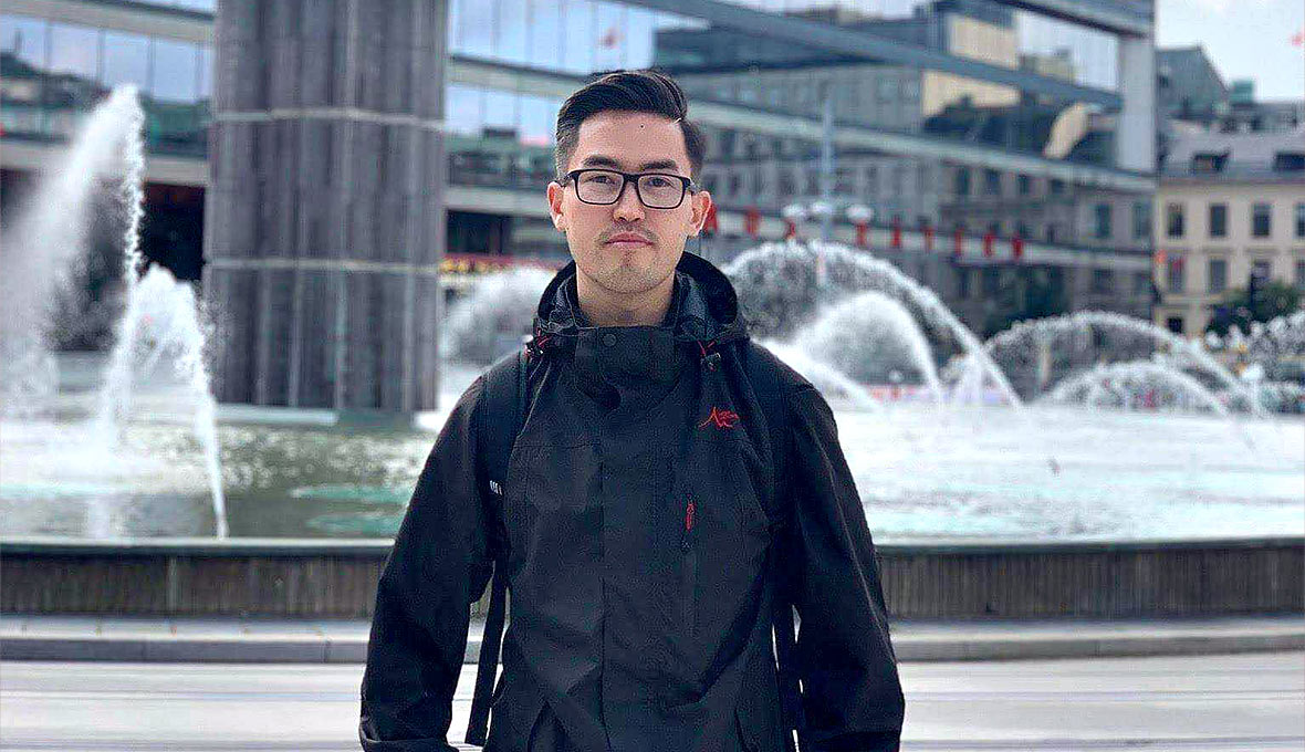 – Jag har hittat hopp i mitt liv och ser ljuset framför mig, sa Zeeshan, en ung man från Afghanistan som kommit till tro på Jesus i Sverige. Bild: Privat.