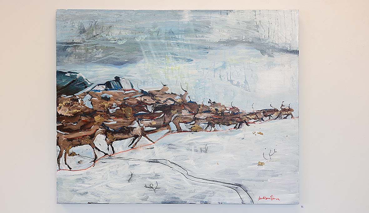 Lina använder olika tekniker såsom akvarell, akryl och pastell och inspirationen hämtar hon gärna från barndomen.