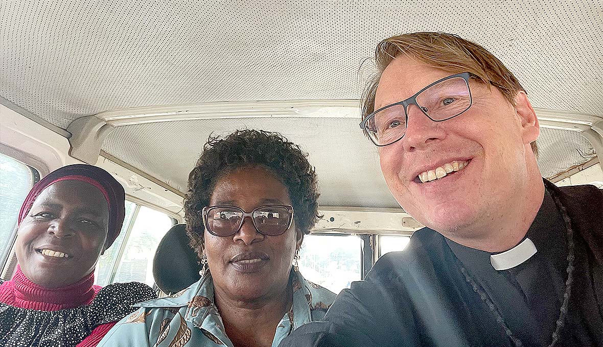 Påväg till diplom­utdelning efter utförd TEE. Bilder: Magnus Widholm