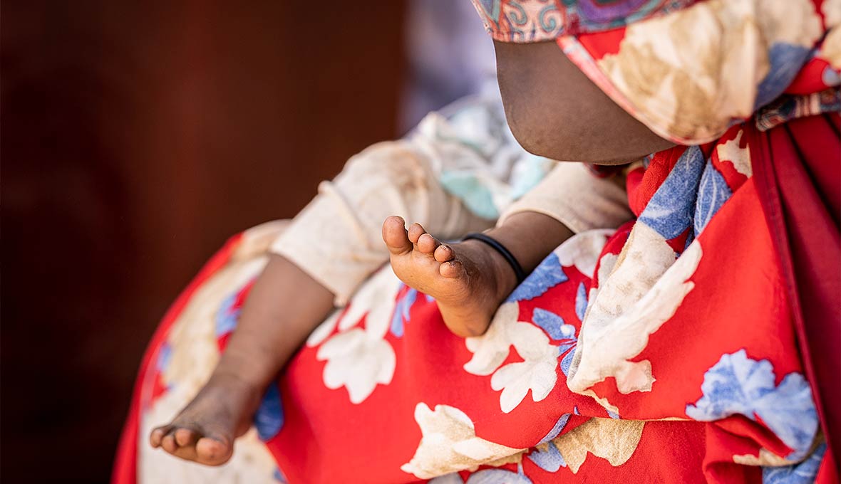 I katastrofsituationer måste de drabbades behov av skydd och stöd alltid komma i första rummet, något som de humanitära principerna slår fast. – Barn och kvinnor är oftast de som drabbas allra värst och det ser vi också när de besöker den mobila kliniken, säger Dr Khadar.