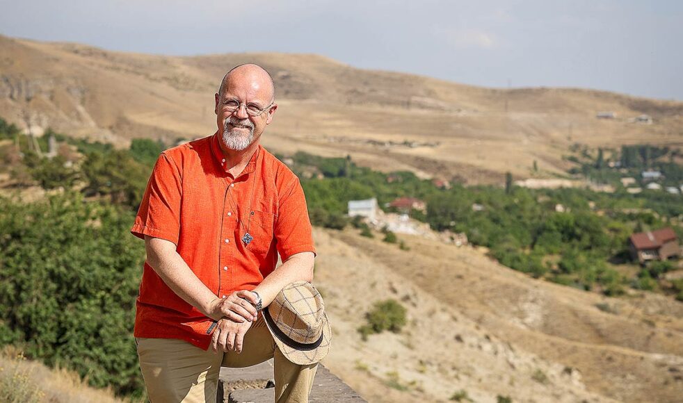 Erik Johansson, här på plats i Armenien, sänds ut som EFS-missionär i januari 2024. Bild: Magdalena Vogt