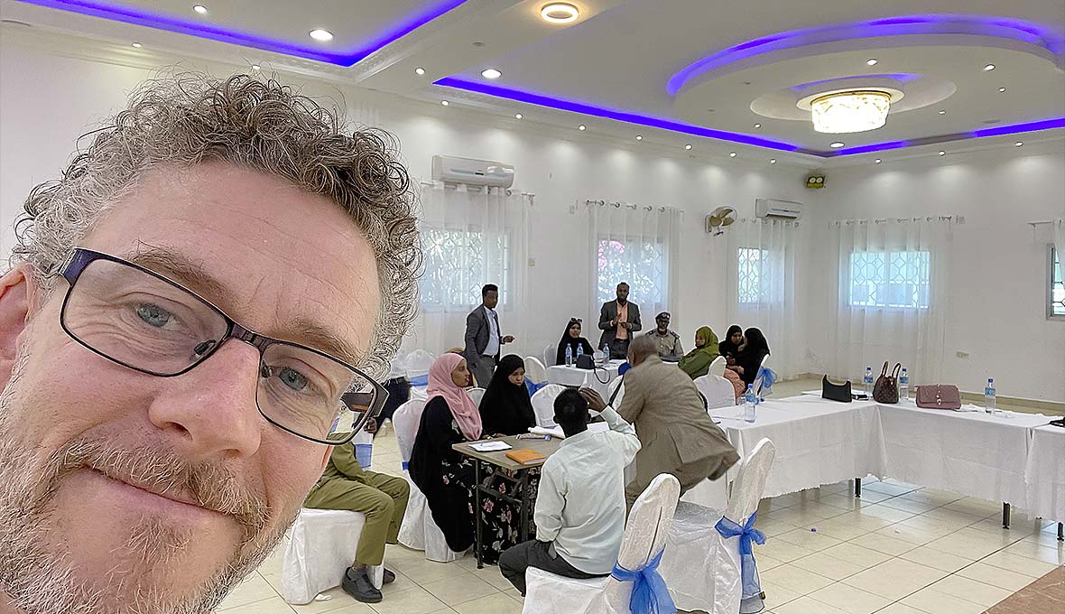 I början av mars höll Niklas Eklöv en utbildning om mänskliga rättigheter för 25 representanter från somaliländska myndigheter.