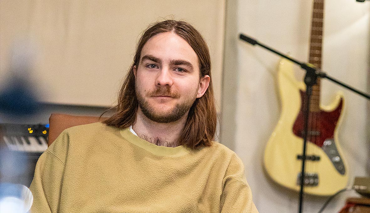 Oliver har producerat musik till bland annat Helena Alin, Hugo Holke och på sistone till EFS musikbolag Cantios nya låtsläpp »Vi lyfter våra hjärtan till dig«.