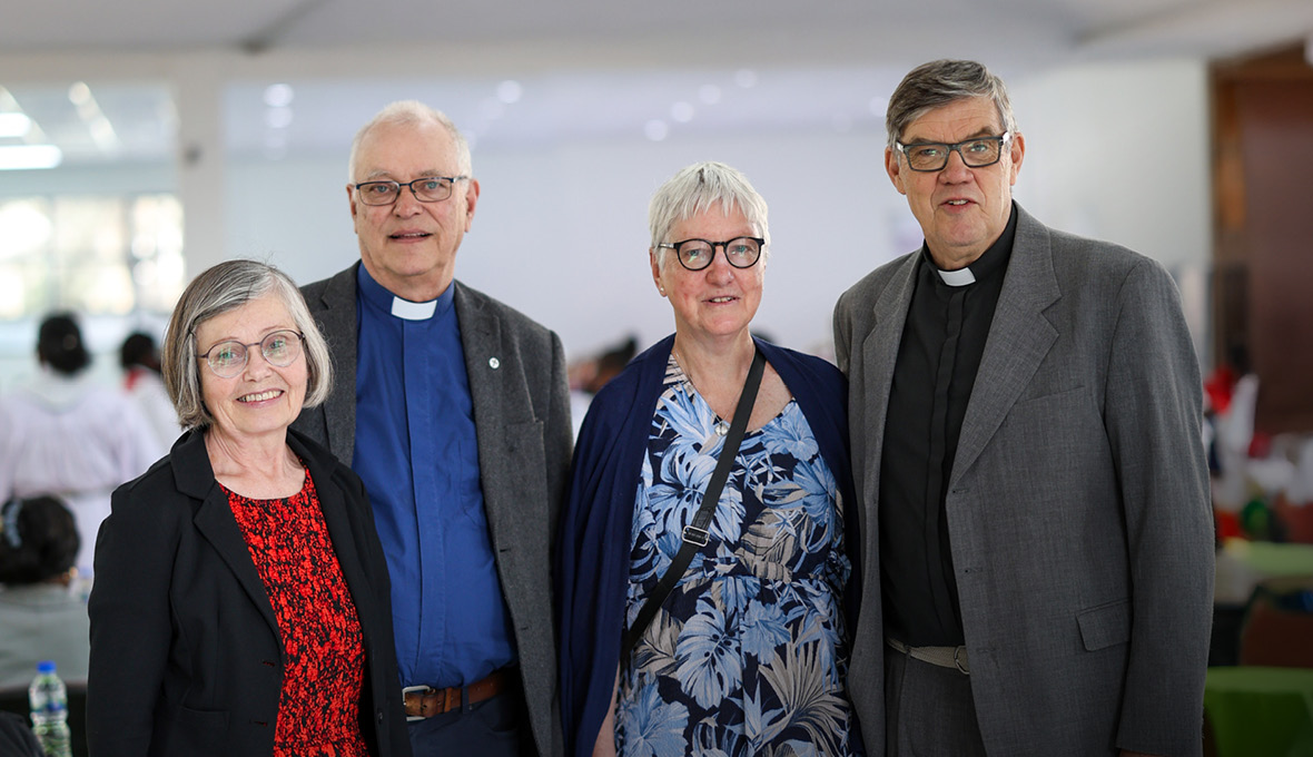 Ingela, Staffan, Eva-Karin och Paul på Mekane Yesus-kyrkans partnermöte i Addis Abeba, där böckerna presenterades. Bild: Magdalena Vogt
