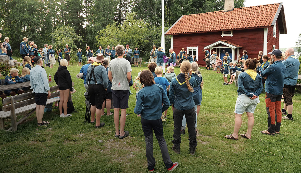 På Getsjötorp samlades 120 scouter och ledare för kanotpaddling, hantverk och god gemenskap.