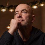 Paul Biktor Börjesson har själv gjort illustrationen till omslaget: »Det här var en bild som kom till mig, utifrån att hela skapelsen – fåglarna och träden – redan lovsjunger Gud, och att vi får vara med.«