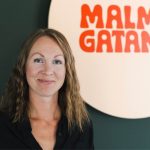 Lina arbetar som verksamhetschef på Storstrand Kursgård. På Malmgatan 5 är hon en av många som engagerat sig ideellt.