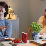Krönikören Rebecca Albertsson menar att vi inte bara ska vänta till helg eller semester för att leva våra liv. Bild: Lovisa Lo Fundell