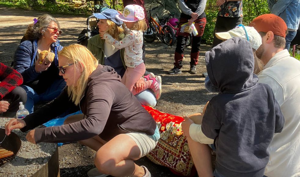 Alla blev engagerade när konceptet Familje­kyrka testades i Judarskogens naturreservat.