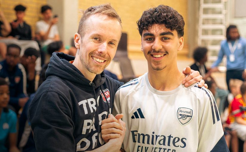 Fotboll som sprider kärlek