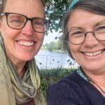 Kristina Stolare och Maria Stenberg hoppas att deras lärarstöd ska ge fler barn chansen att upptäcka Bibelns berättelser. Bild: Privat