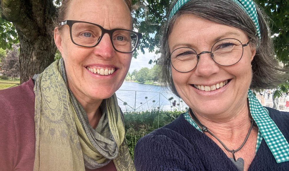 Kristina Stolare och Maria Stenberg hoppas att deras lärarstöd ska ge fler barn chansen att upptäcka Bibelns berättelser. Bild: Privat